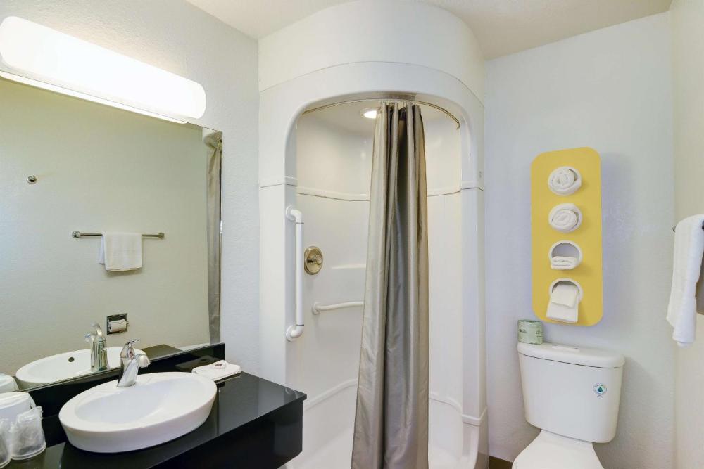 Double Room with Hearing Impaired Access interior